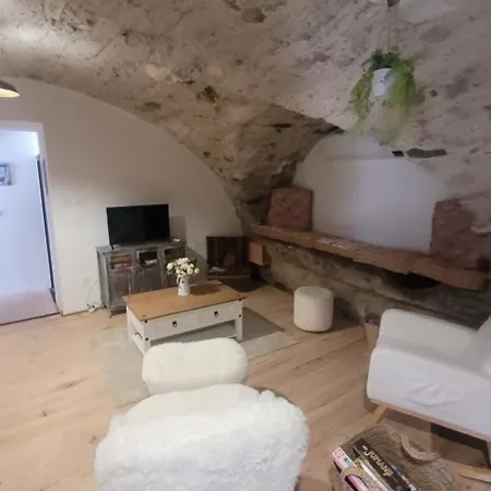 Charme Rustique Et Moderne Entre Alpes & Provence Holiday home *