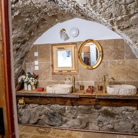 Demeure D'exception Au Coeur Des Alpes Du Sud Nyaraló Venterol