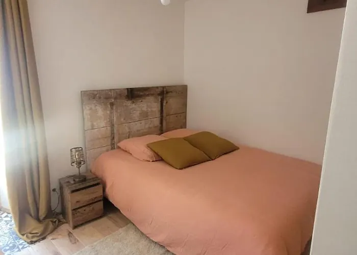 Charme Rustique Et Moderne Entre Alpes & Provence 펜션 *