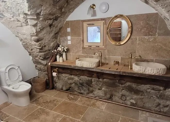 펜션 Charme Rustique Et Moderne Entre Alpes & Provence *