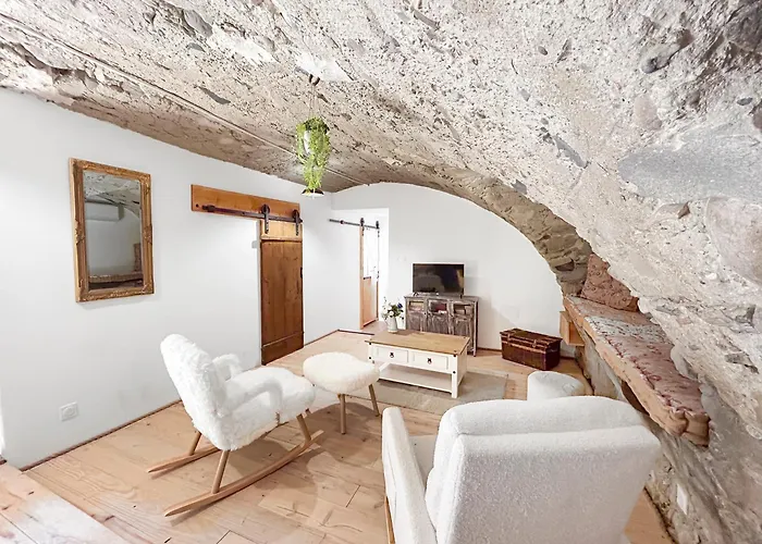 Charme Rustique Et Moderne Entre Alpes & Provence 펜션 *